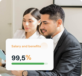 Persona che lavora da casa con il cellulare